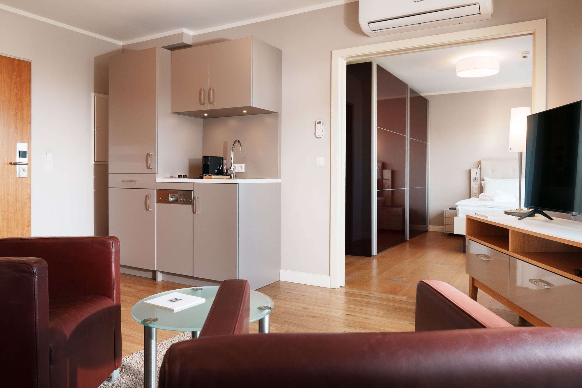407 suite 2000px 13