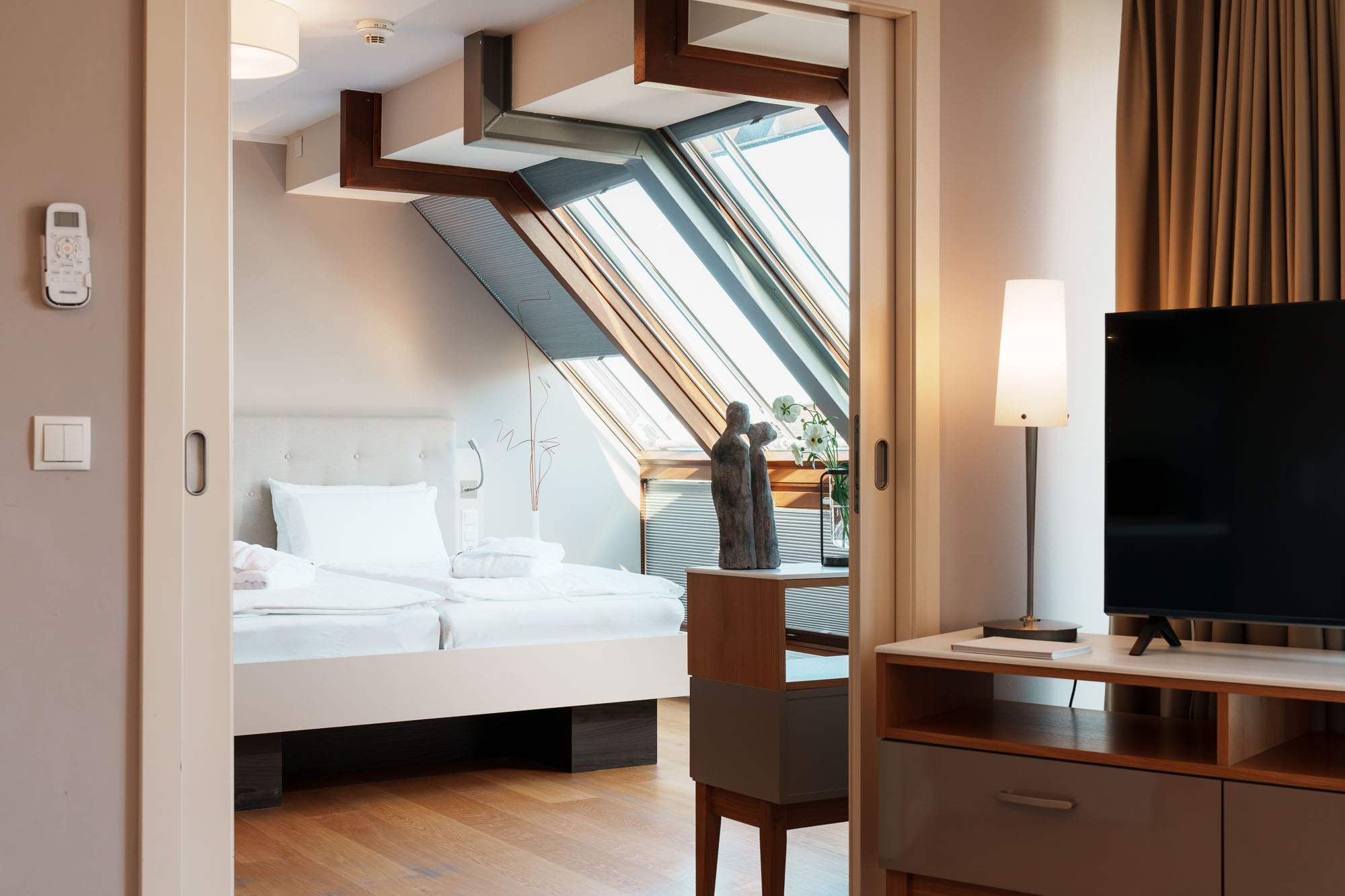 407 suite 2000px 16